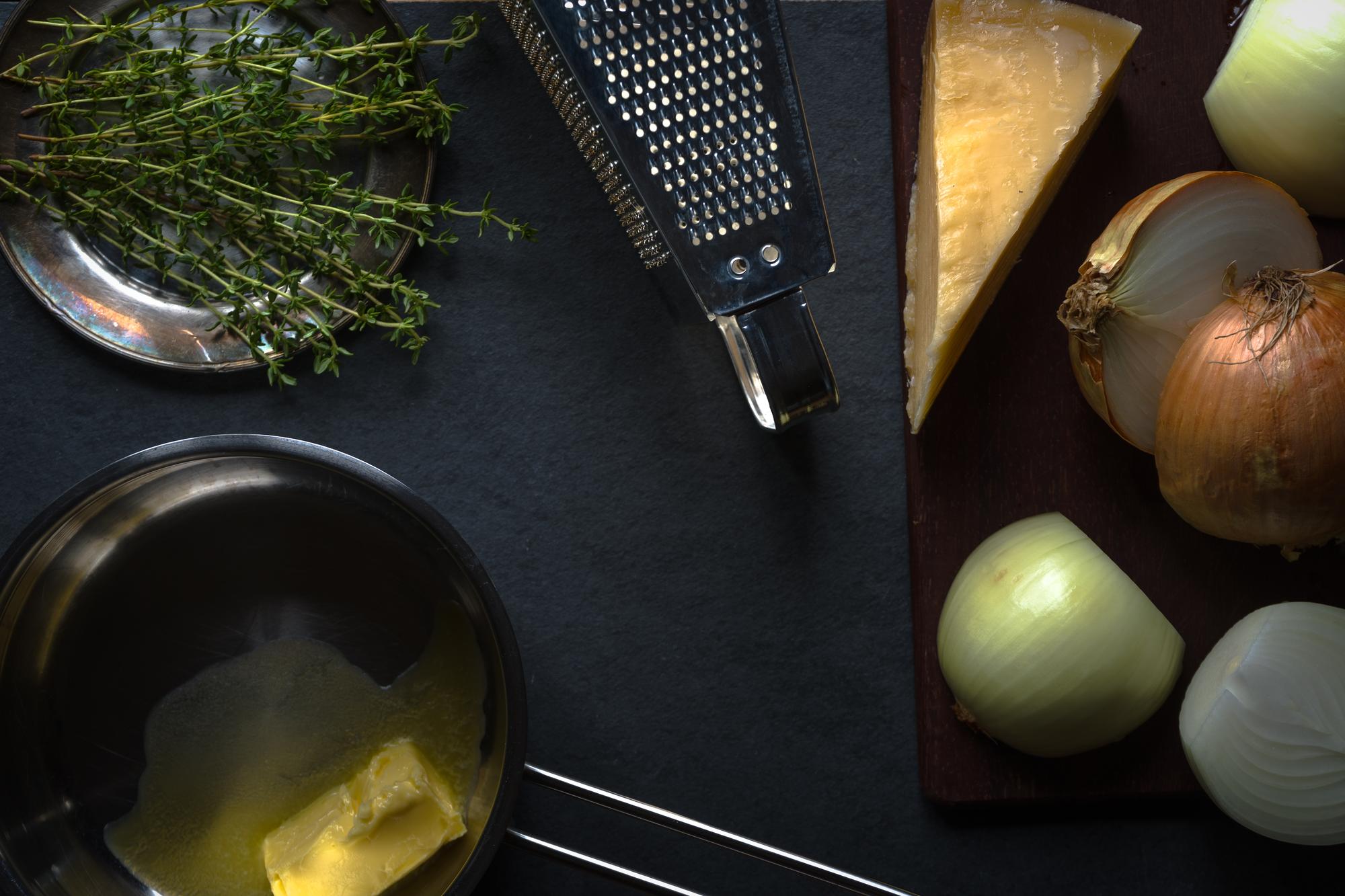Toolkit and ingredients for a modern cooking class